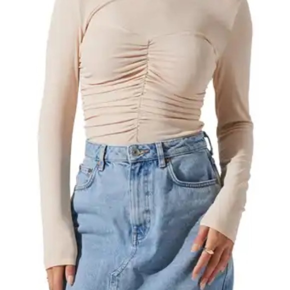Astr Cream Ruched Long Sleeve Blouse size Xl - Picture 7 of 7